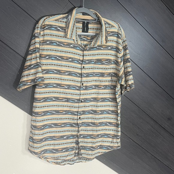 Billabong Men's Aztec Stripe Button Up Shirt XL Tan Blue Cotton EUC - Picture 2 of 6